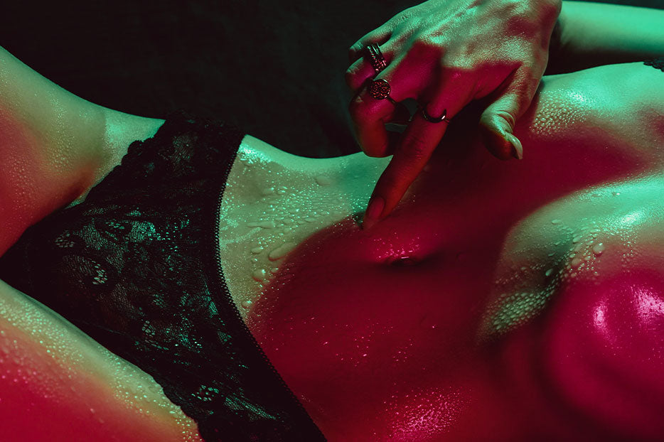 Lube Up: 4 Hauptgründe für Intimschmiermittel | Es macht die Dinge gleitfähig und gleitend. Also, gib es drauf.