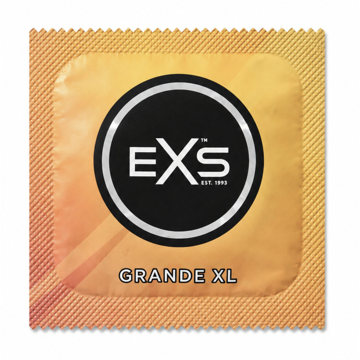 Close-up front view of a single gold/peach EXS Grande XL condom foil wrapper centered with the black EXS logo and "GRANDE XL" text. Hauptbild